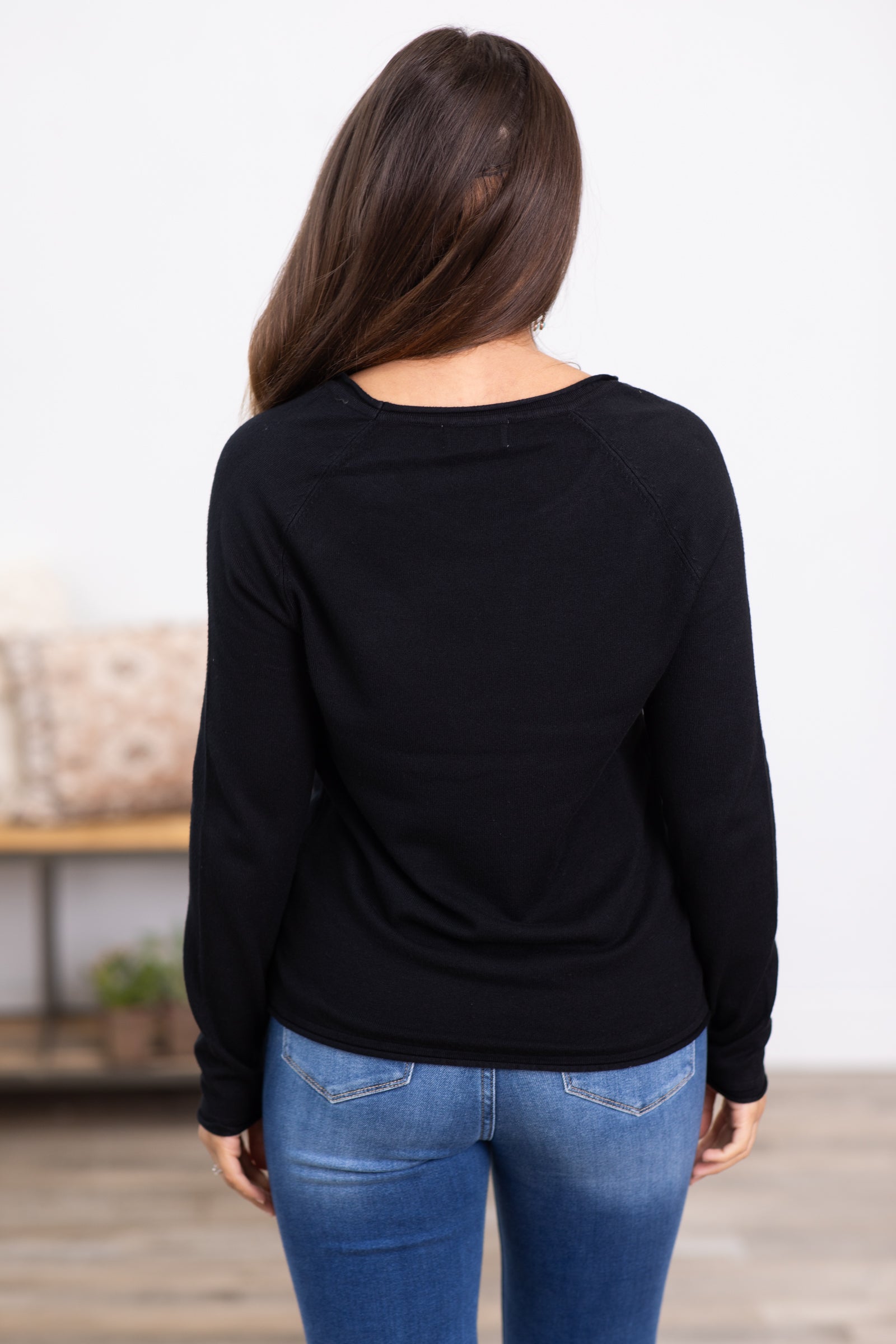 Black Round Neck Basic Sweater