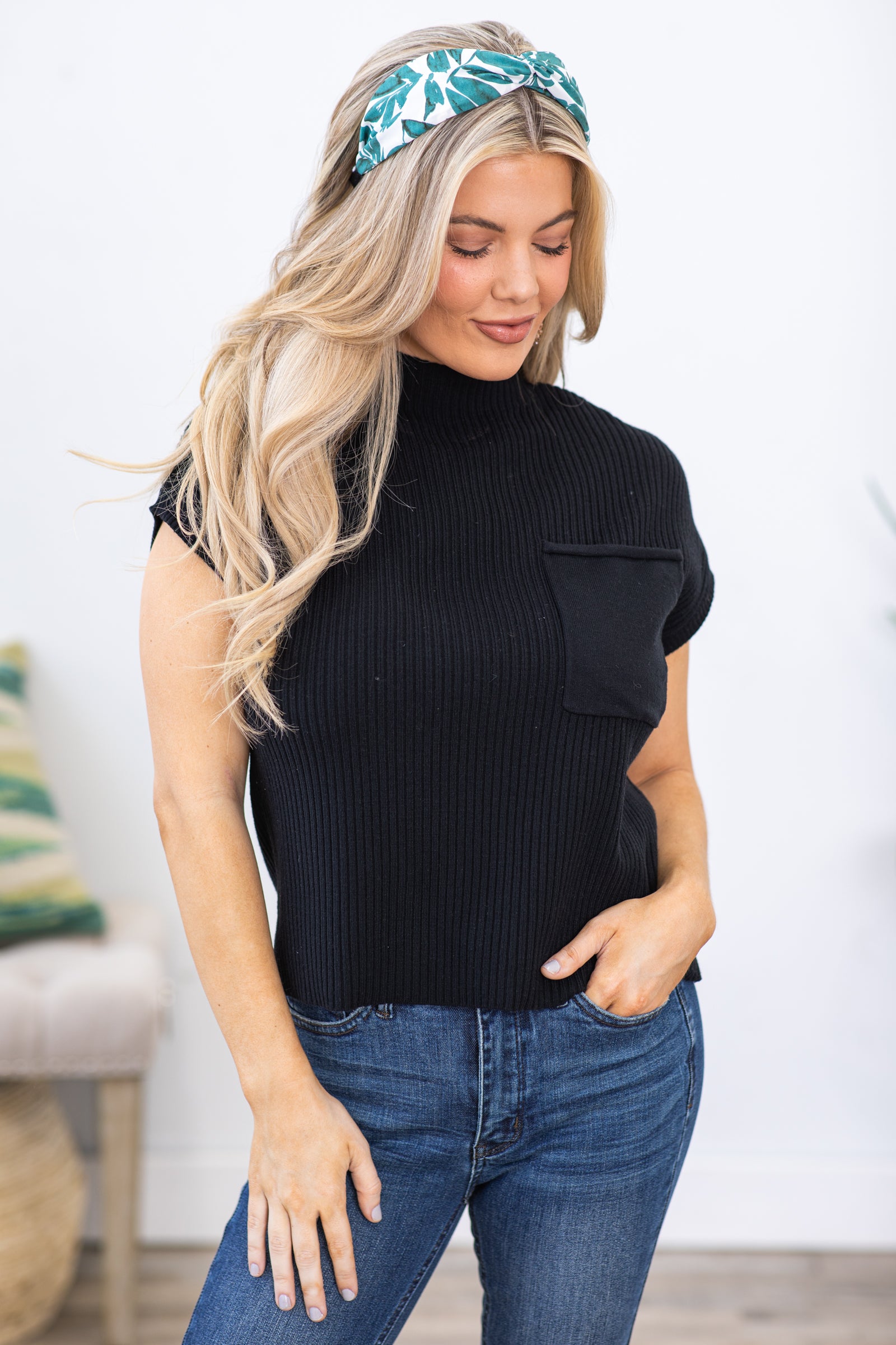 Black Short Sleeve Knit Sweater Top