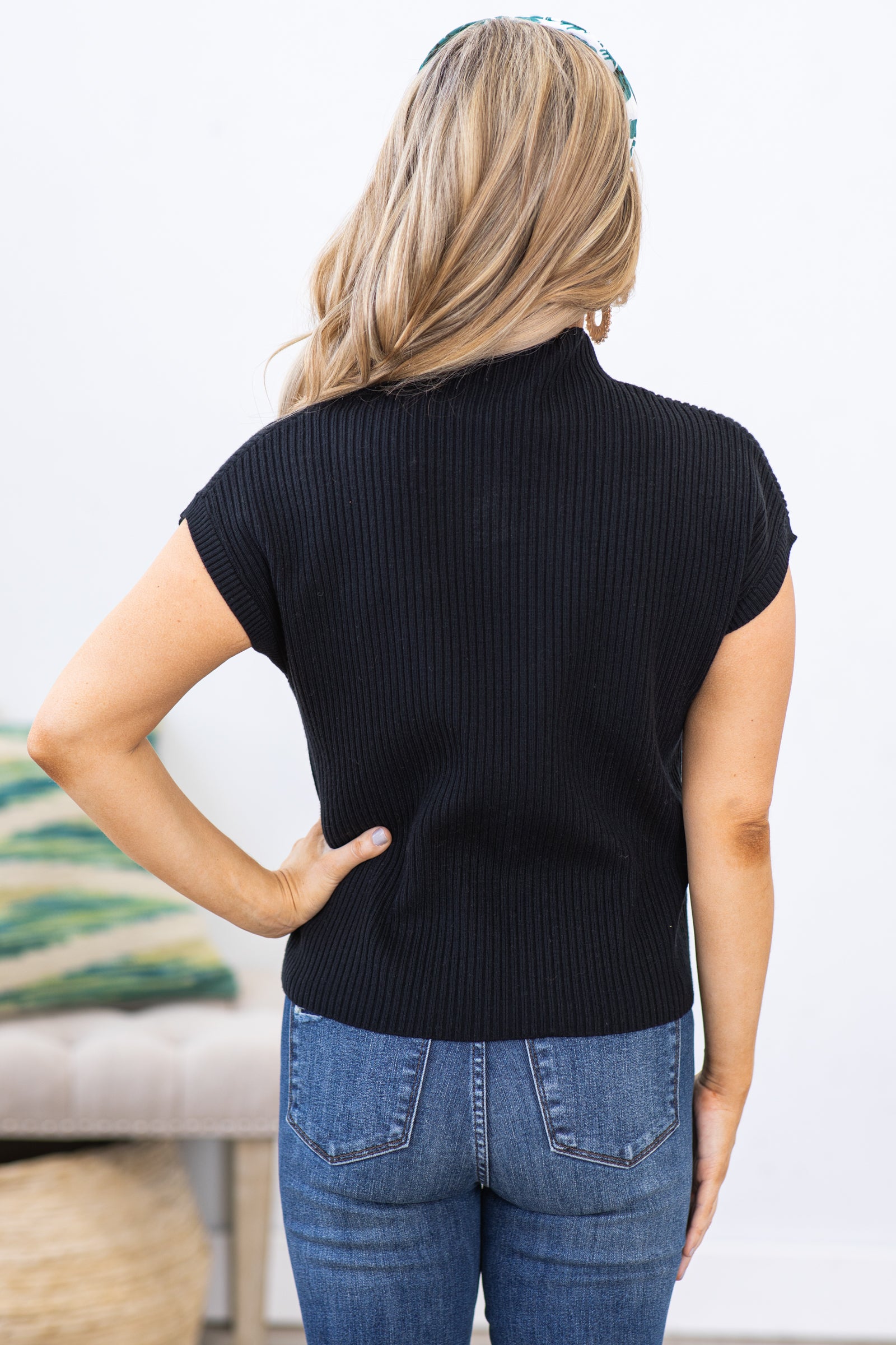 Black Short Sleeve Knit Sweater Top