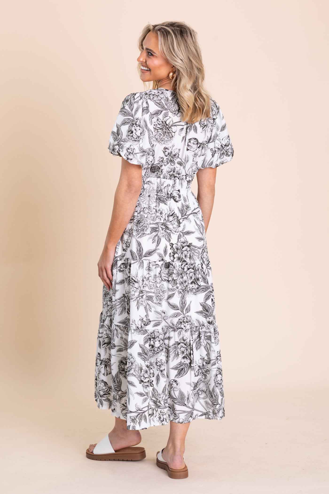 Black And White Floral Print Maxi Dress - S Black And White Floral Print Maxi Dress - S