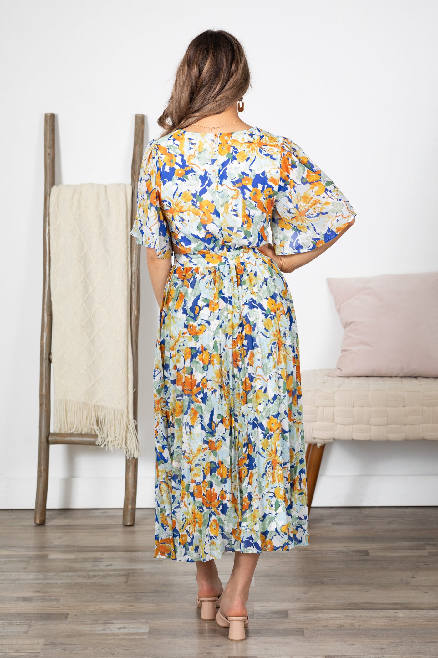 Orange Short Sleeve Floral Midi Dress - S Orange Short Sleeve Floral Midi Dress - S