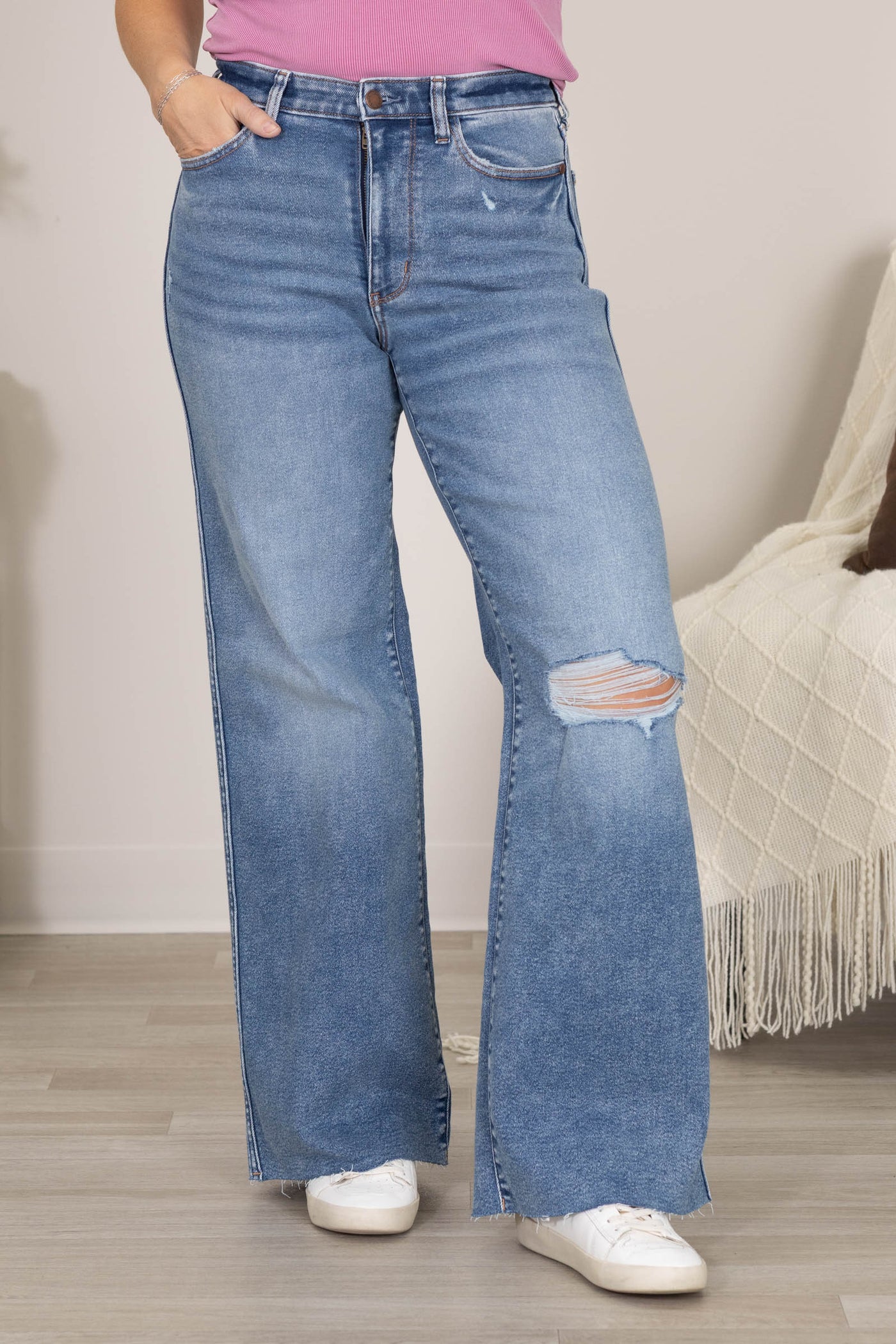Judy Blue Vintage Wash Wide Leg With Distress Jeans