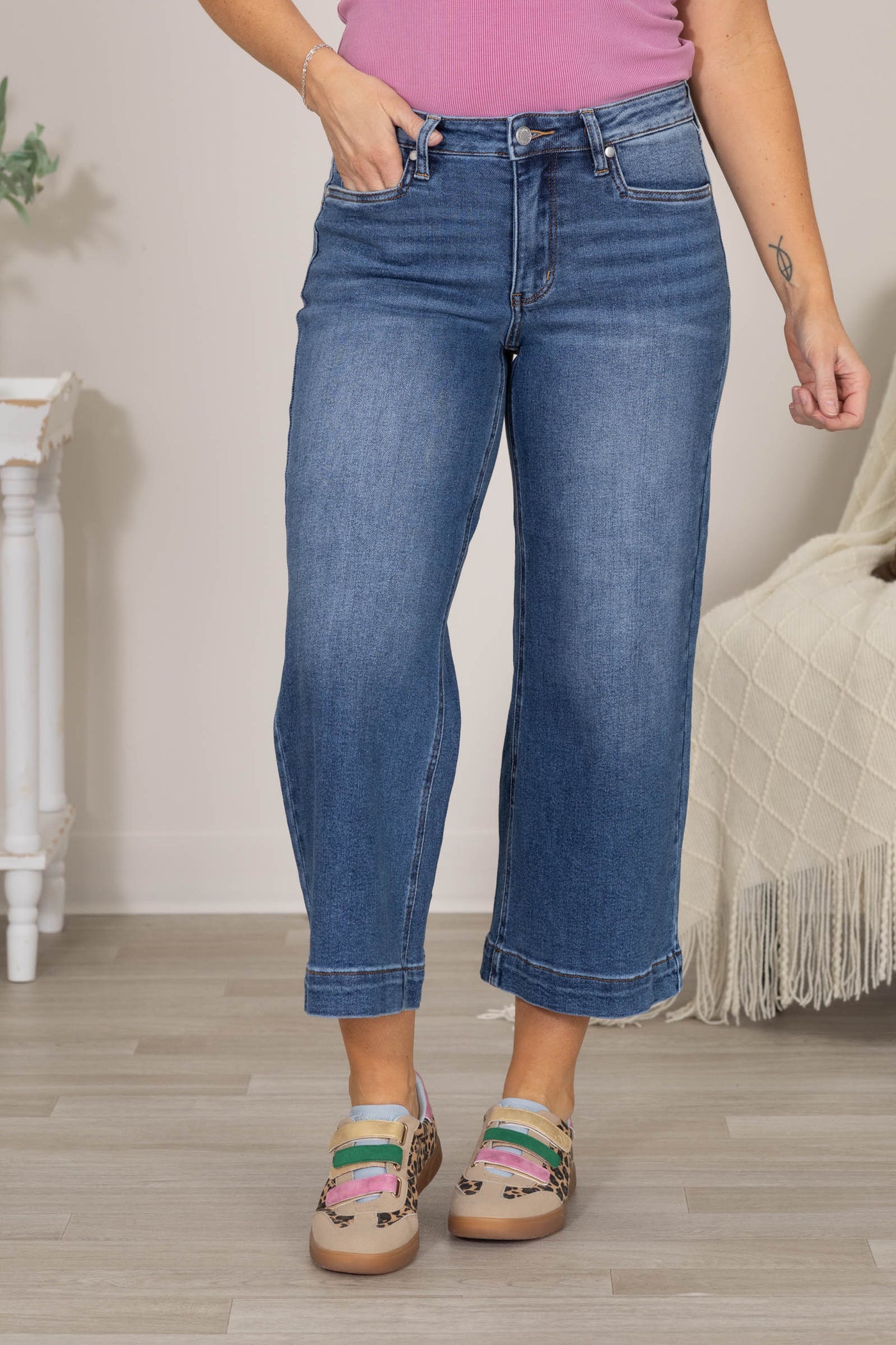 Judy Blue Wide Crop Vintage Pockets Jeans