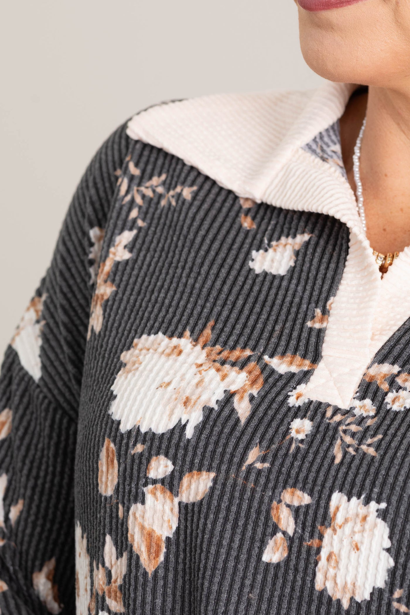 Black Floral Ribbed Pullover Knit Top