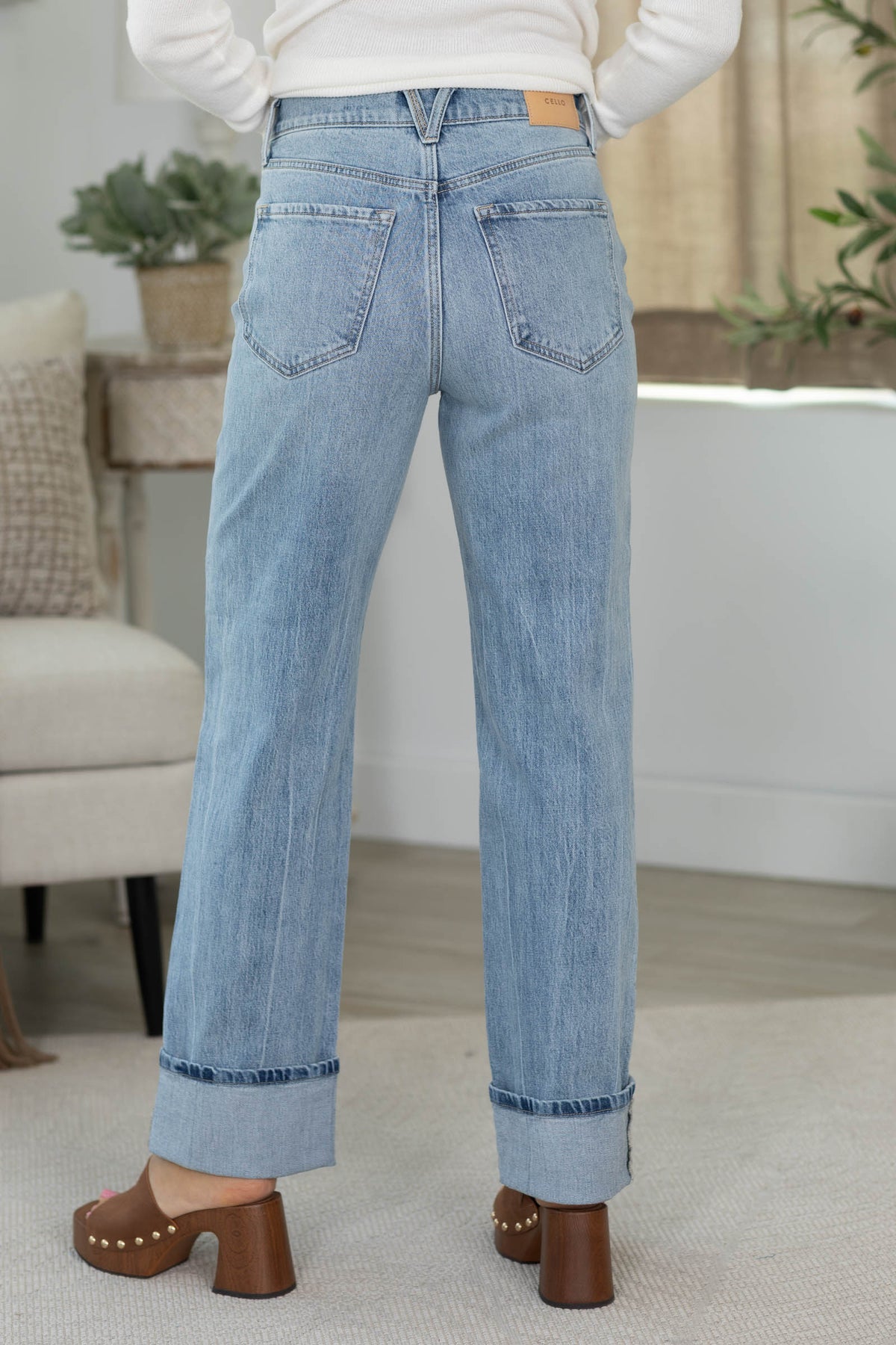 Cello Light High Rise Dad Jean With Convertible Cuff