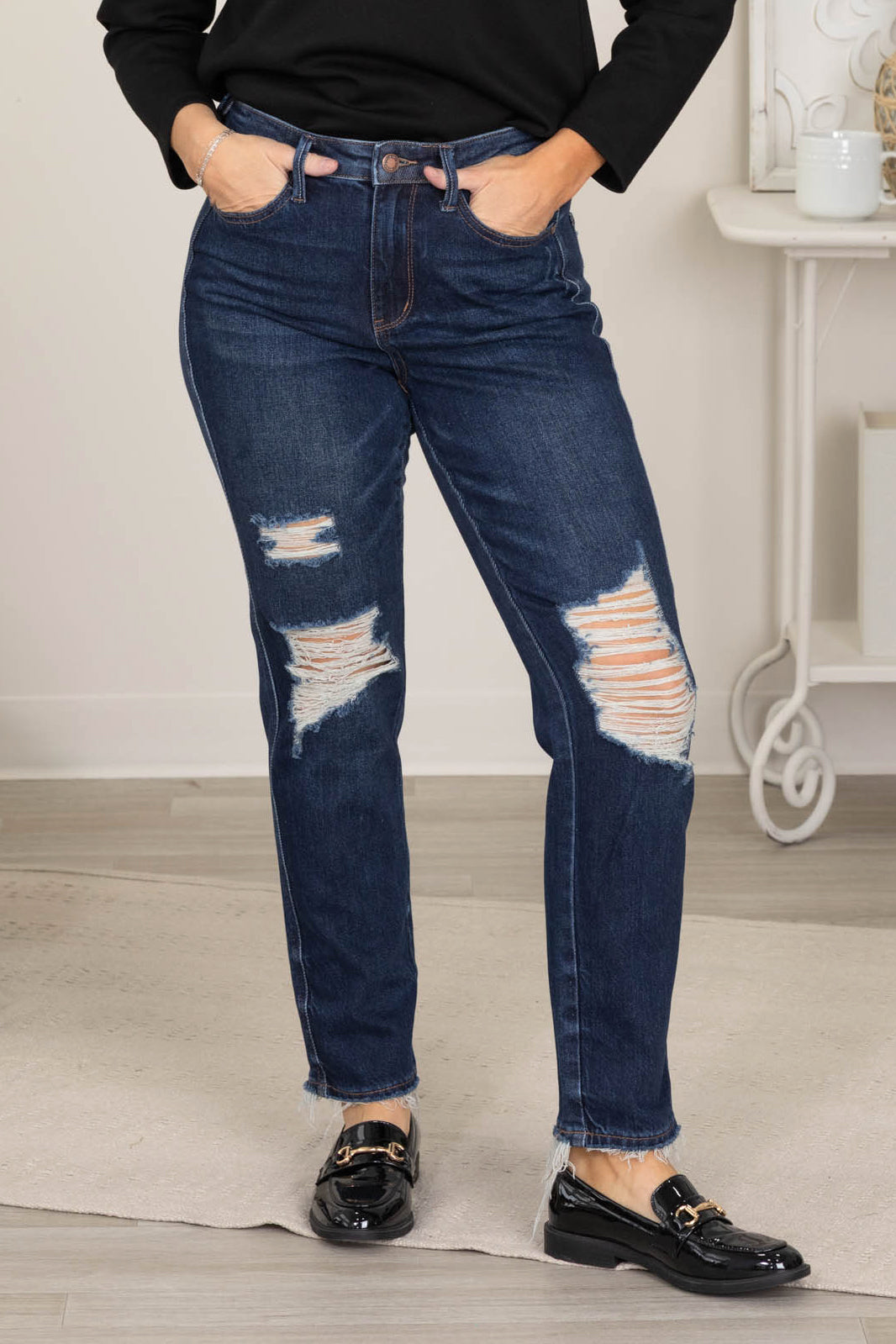 Judy Blue Rigid Magic Heavy Distress Straight Jeans