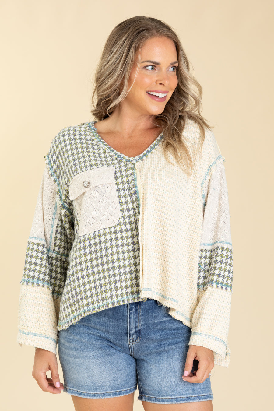 Cream V-Neck Long Sleeve Houndstooth Knit Top