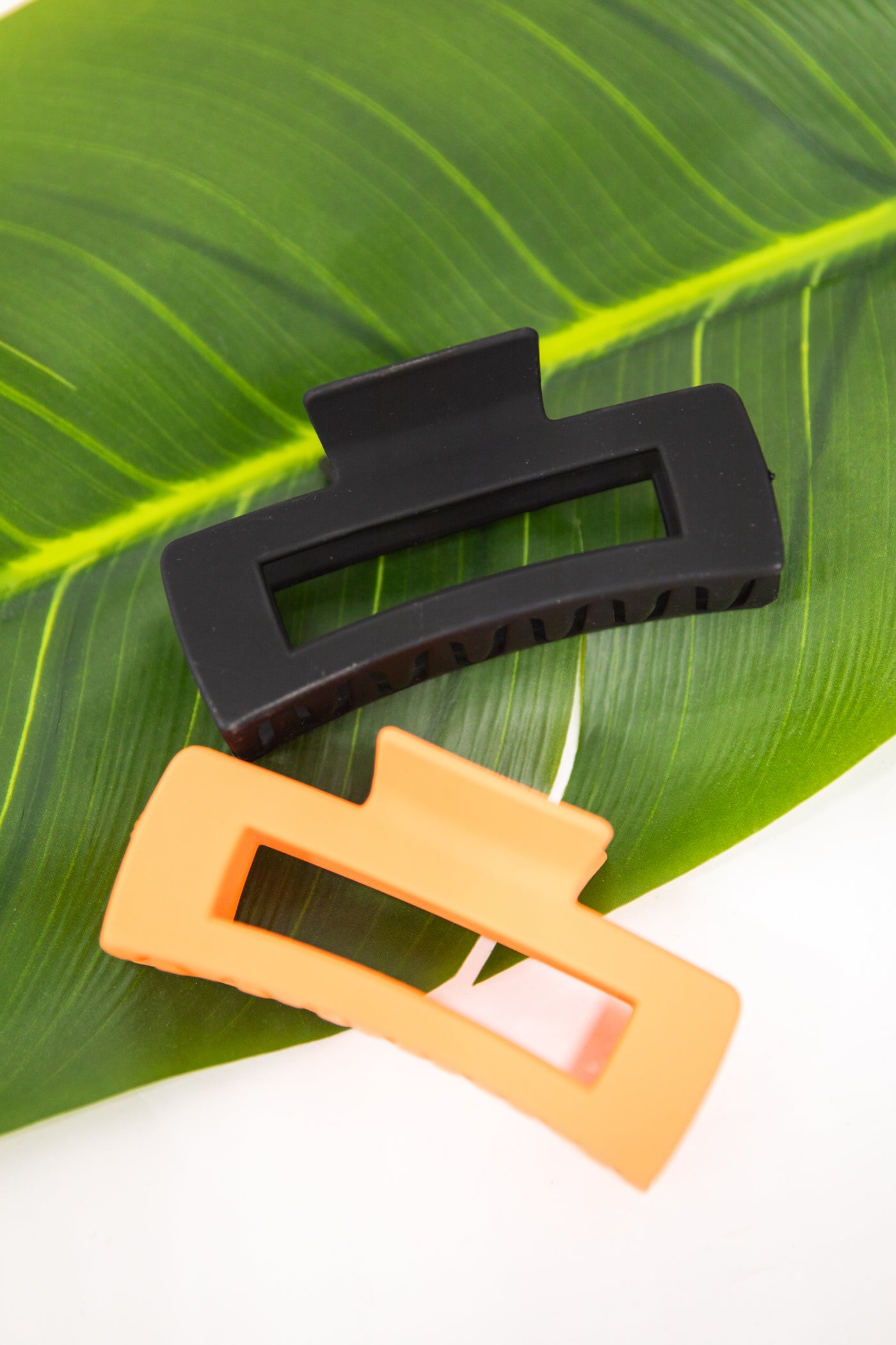 Black and Coral Claw Clip Set