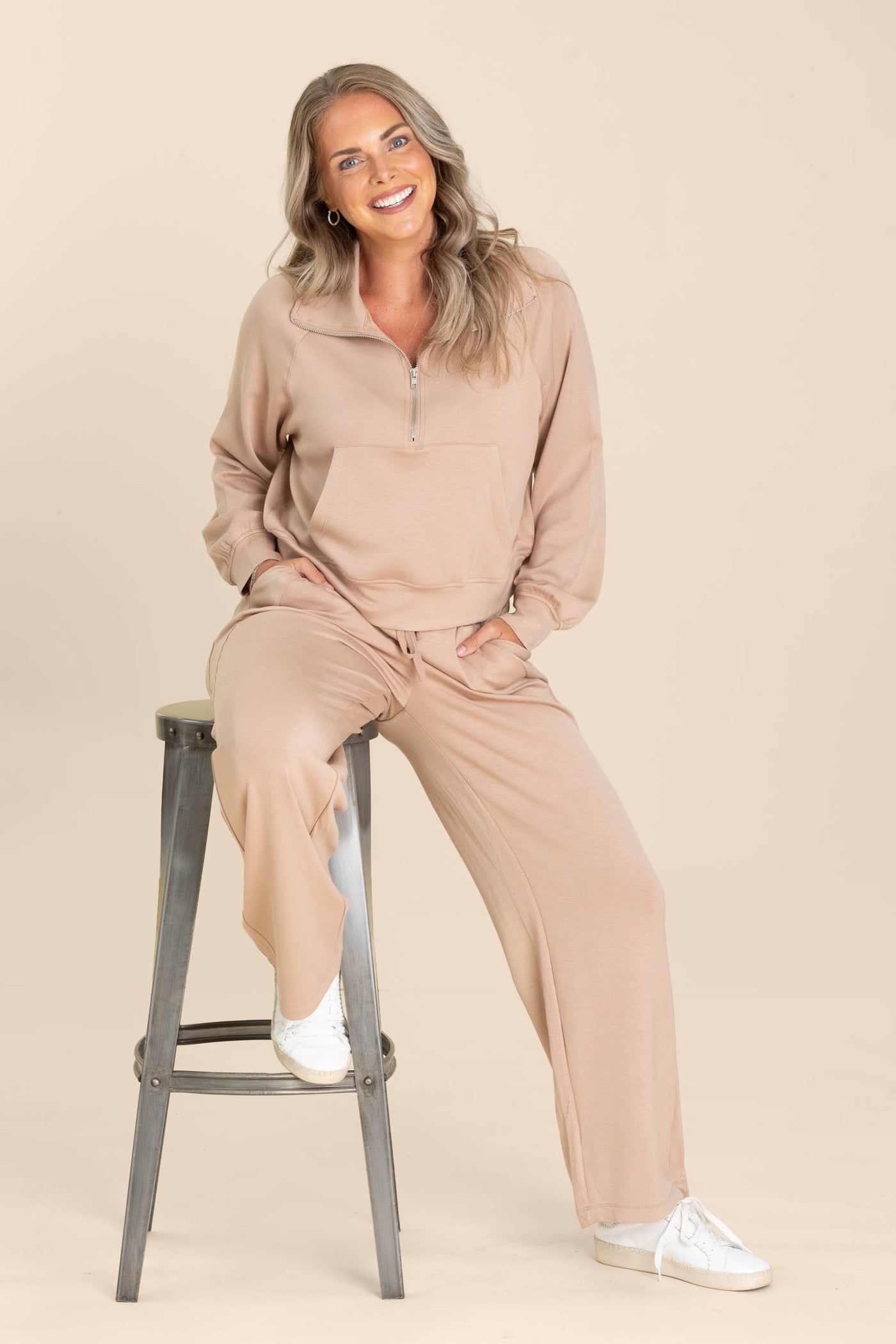 Quarter Zip Scuba Sweatshirts With Pocket