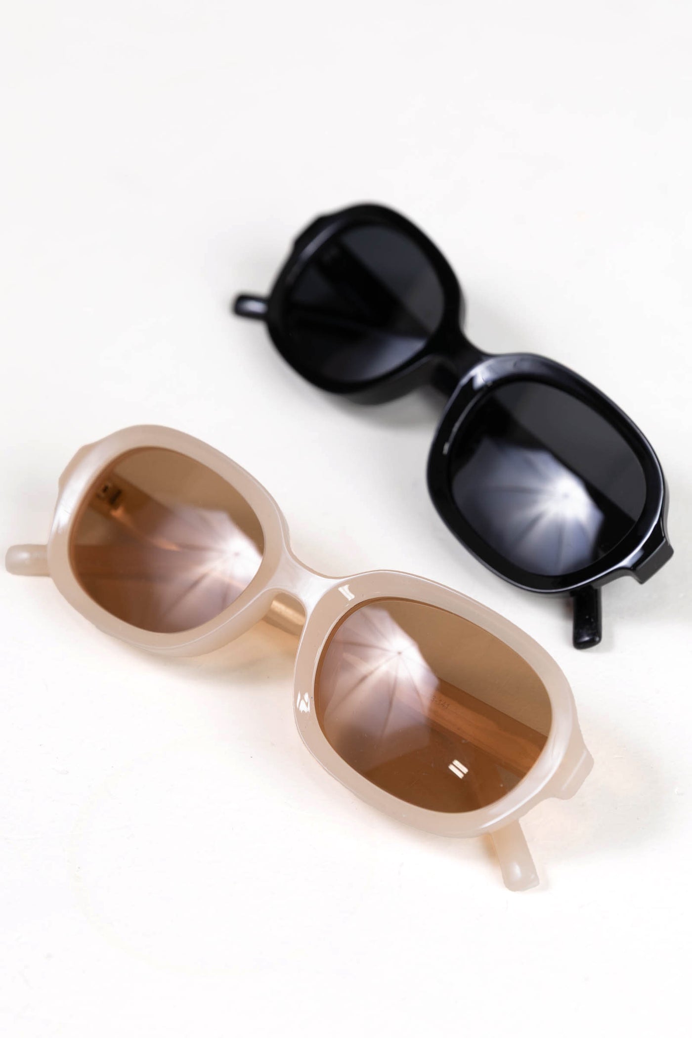 Simple Oval Frame Sunglasses