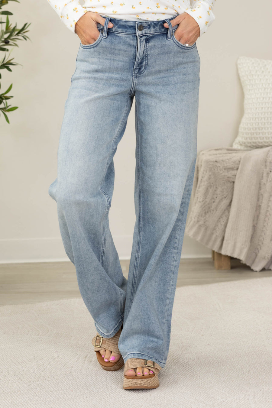 Hidden Light Wash Clean Mid Rise Dad Jean