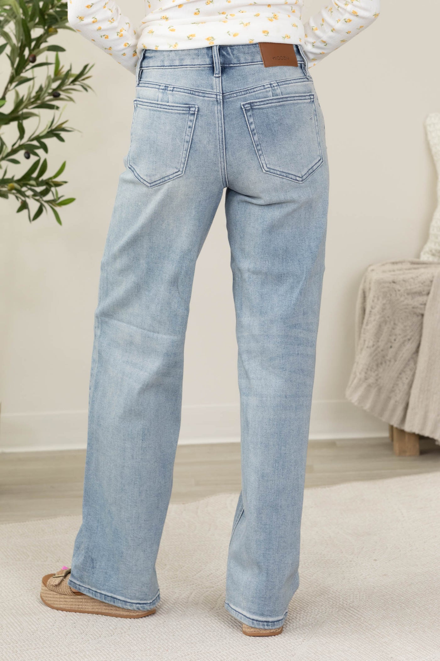 Hidden Light Wash Clean Mid Rise Dad Jean
