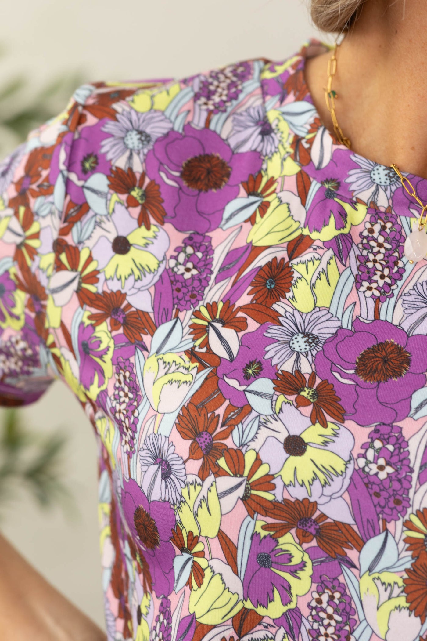 Staccato Basic Short Sleeve Floral Knit Top