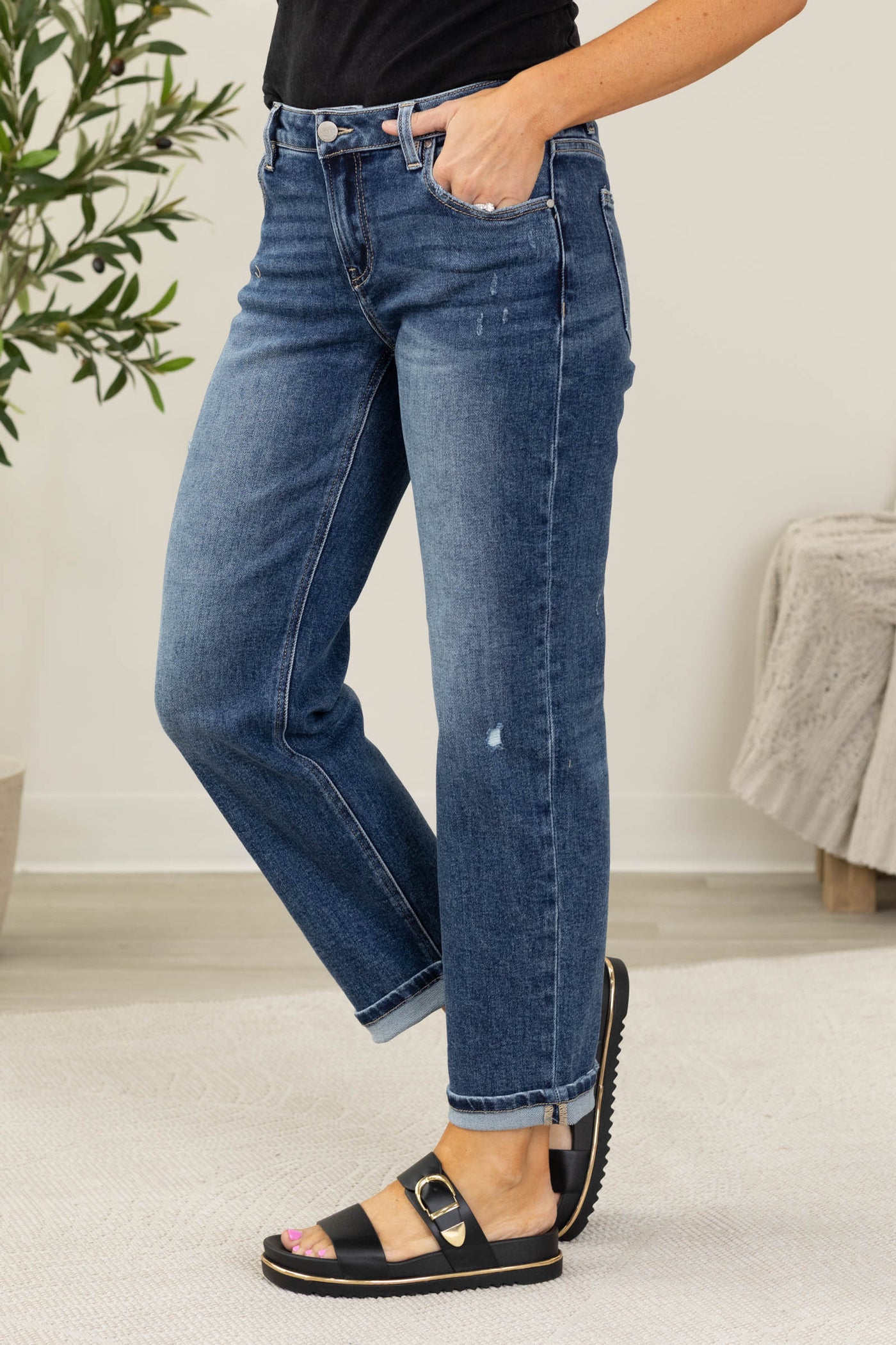 Risen Dark Low Rise Crop Boyfriend Jean