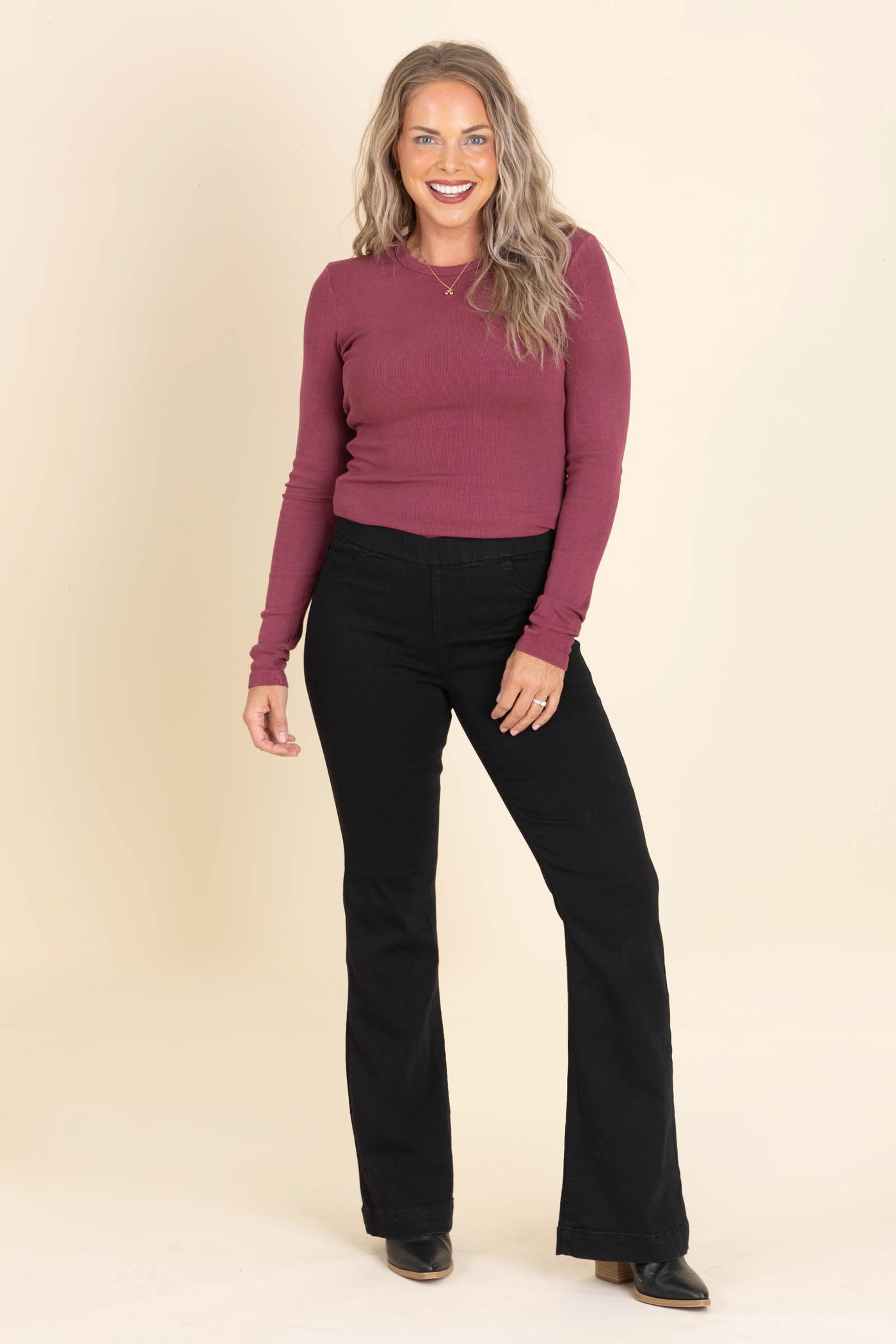 Cello Black Mid Rise Flare Jegging Pant