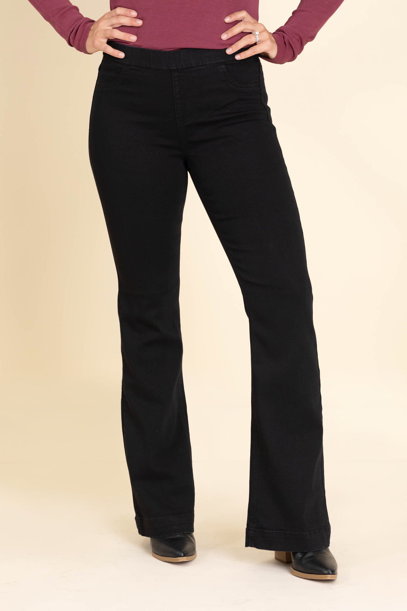 Cello Black Mid Rise Flare Jegging Pant