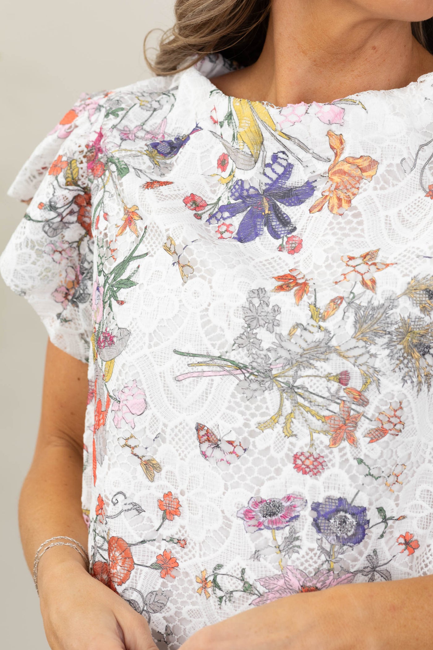 White Floral Ruffle Short Sleeve Knit Top