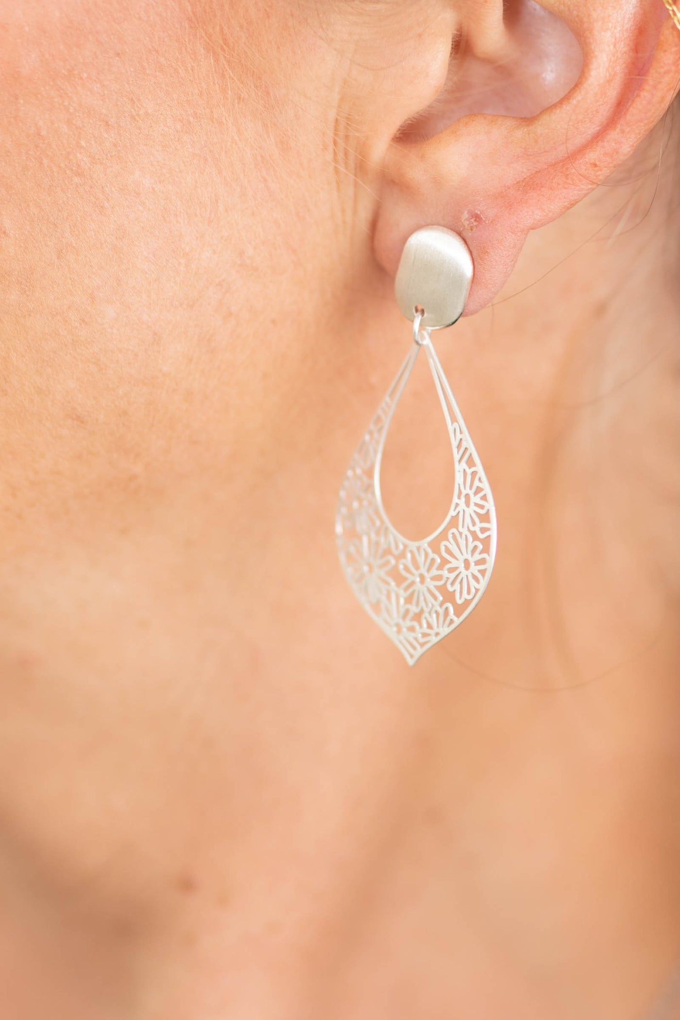 Floral Cutout Teardrop Dangle Earrings