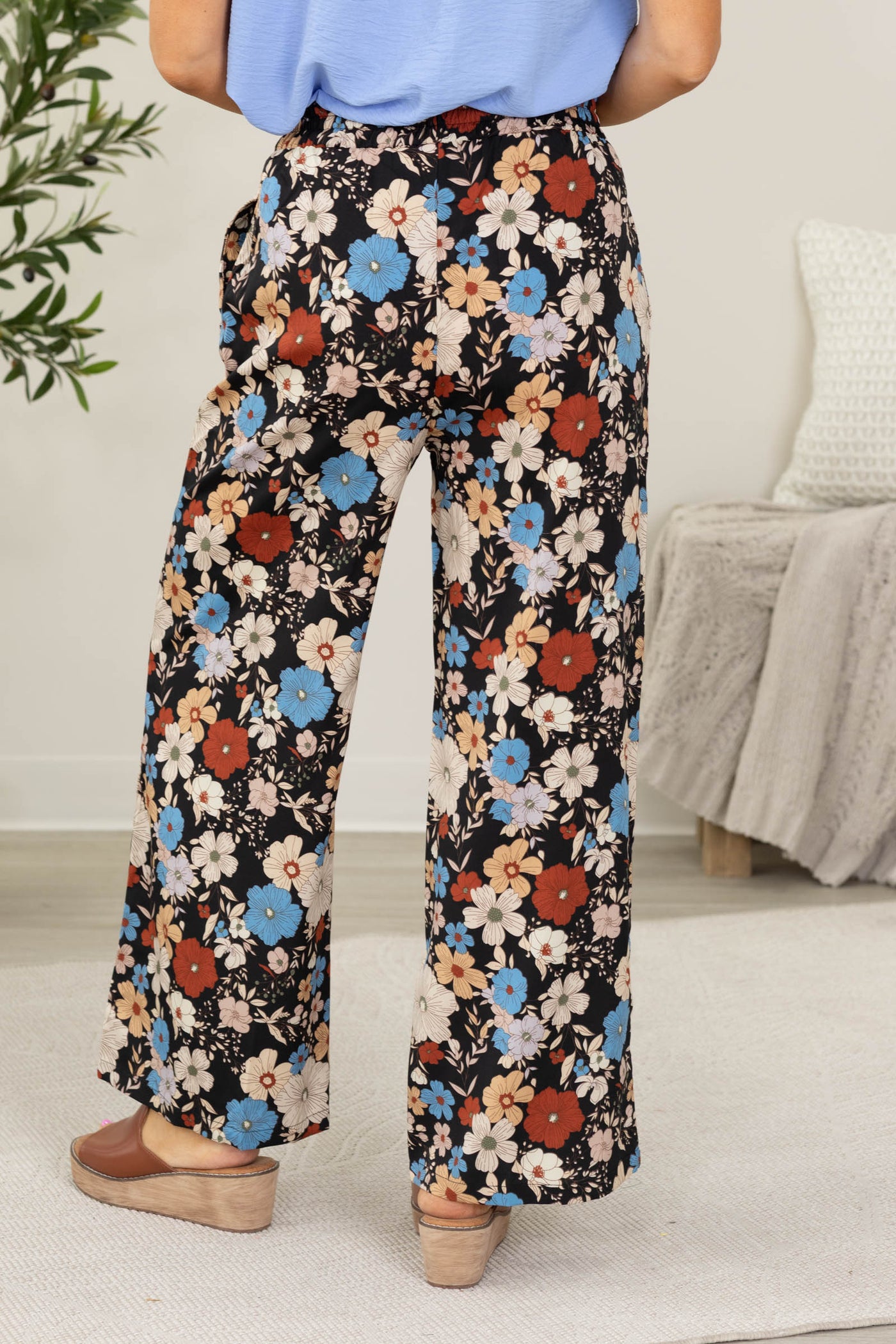 Staccato Black Elastic Waist Floral Pants