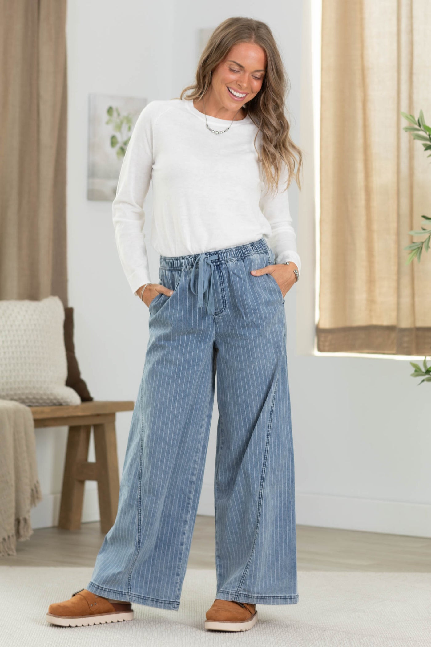 Lightweight Wool Blend Round Neck Sweater