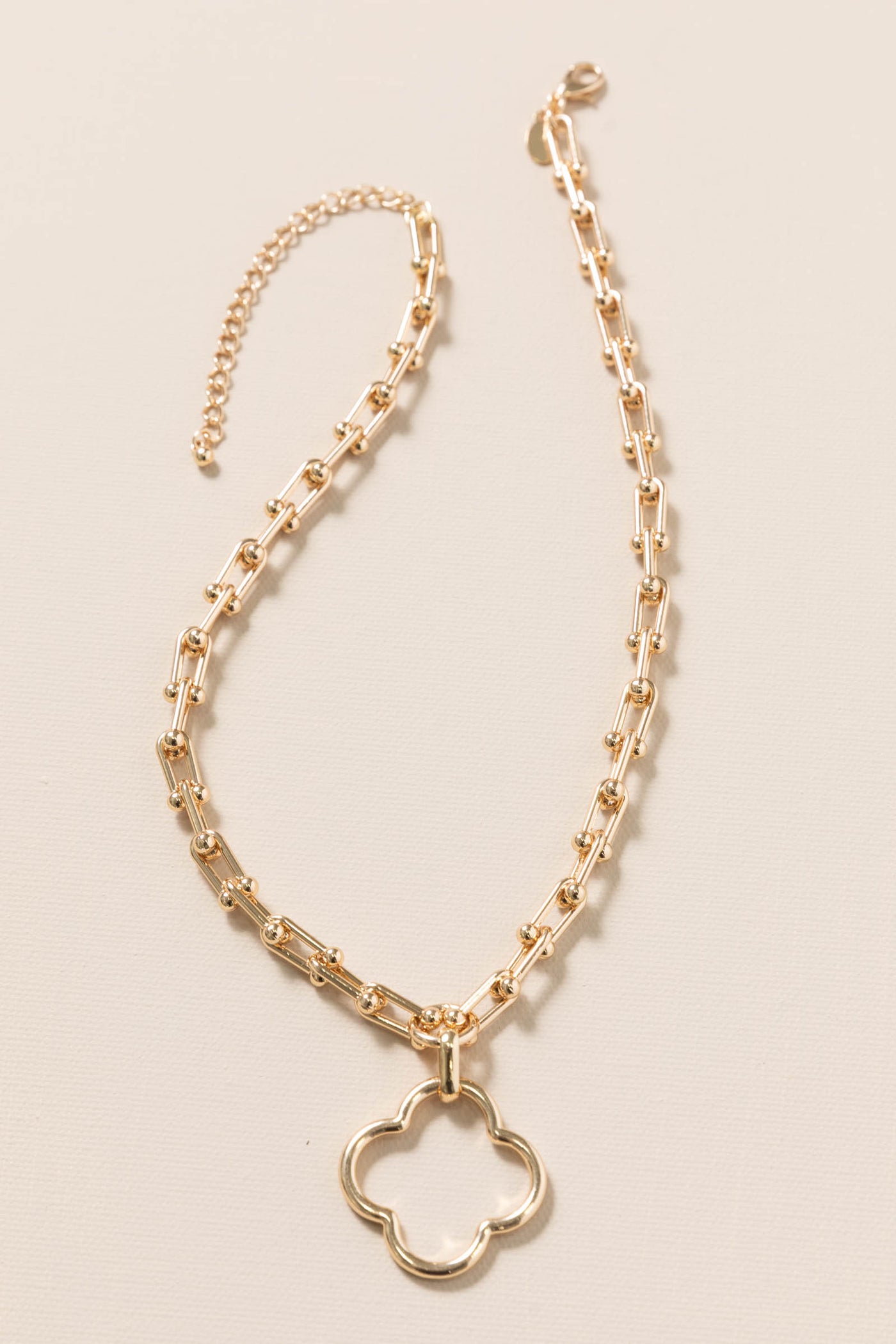 Metal Quatrefoil Pendant Necklaces