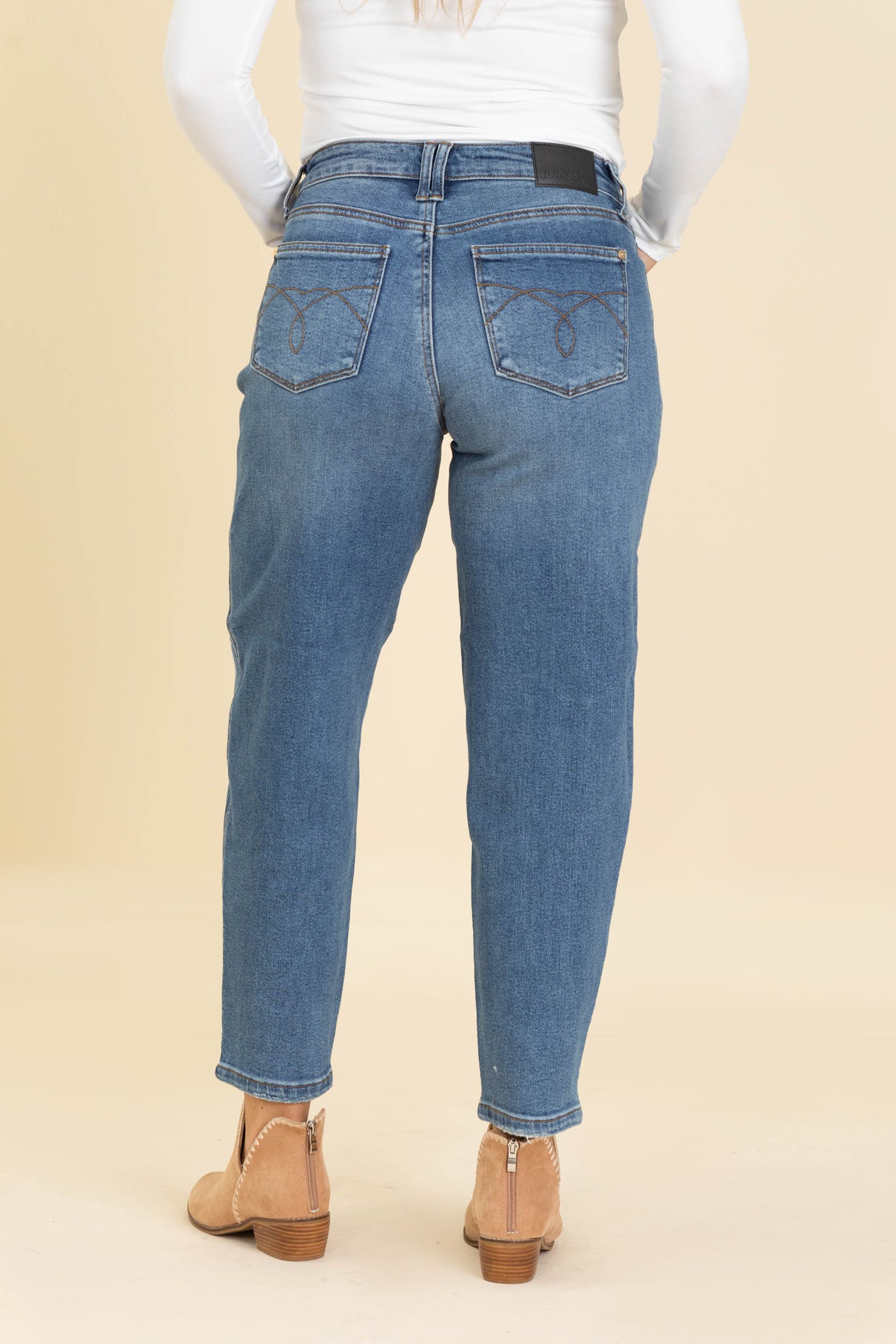 Judy Blue Soft Barrel Jeans