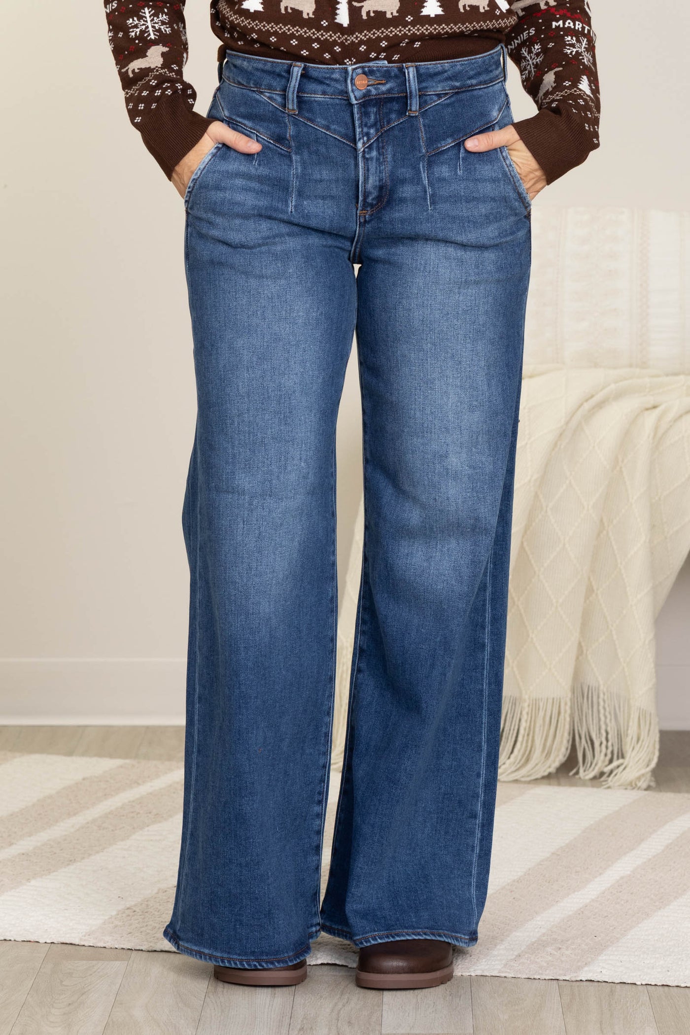 Risen High Rise Wide Jeans With Front Yoke