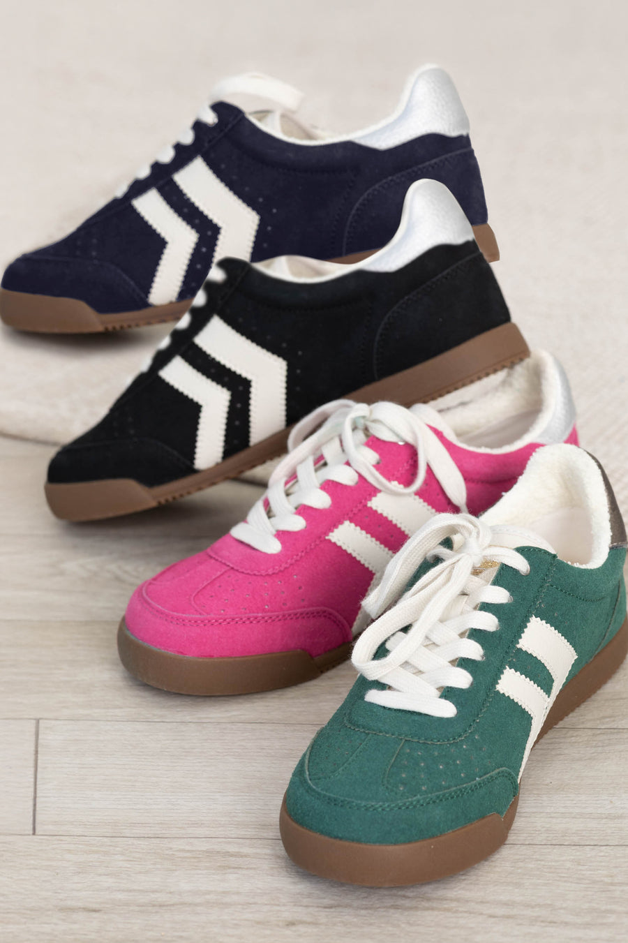 Lace Up Sneakers With Contrast Detailing