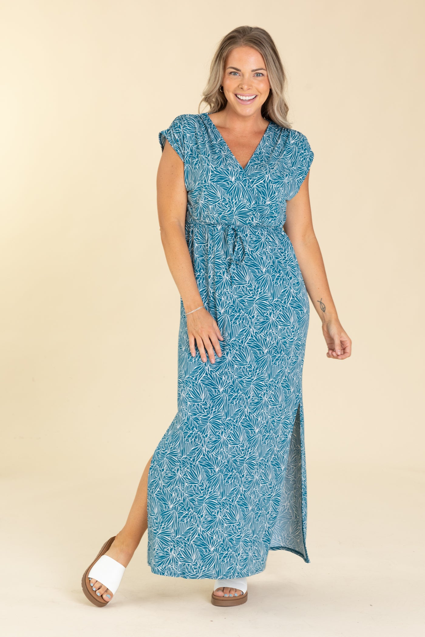 Teal V-Neck Tropical Print Maxi Dress Teal V-Neck Tropical Print Maxi Dress