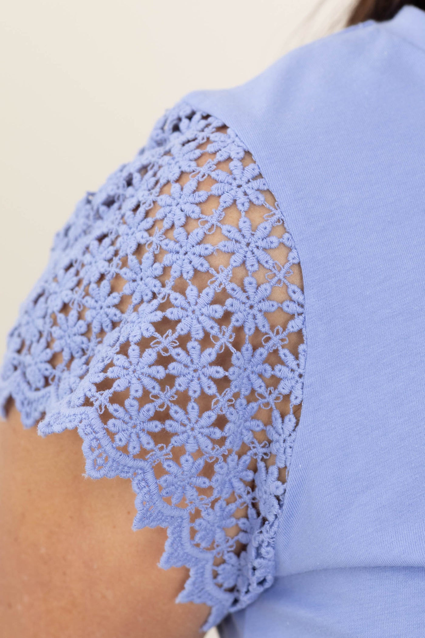Cotton Knit Tops With Scalloped Lace Sleeves