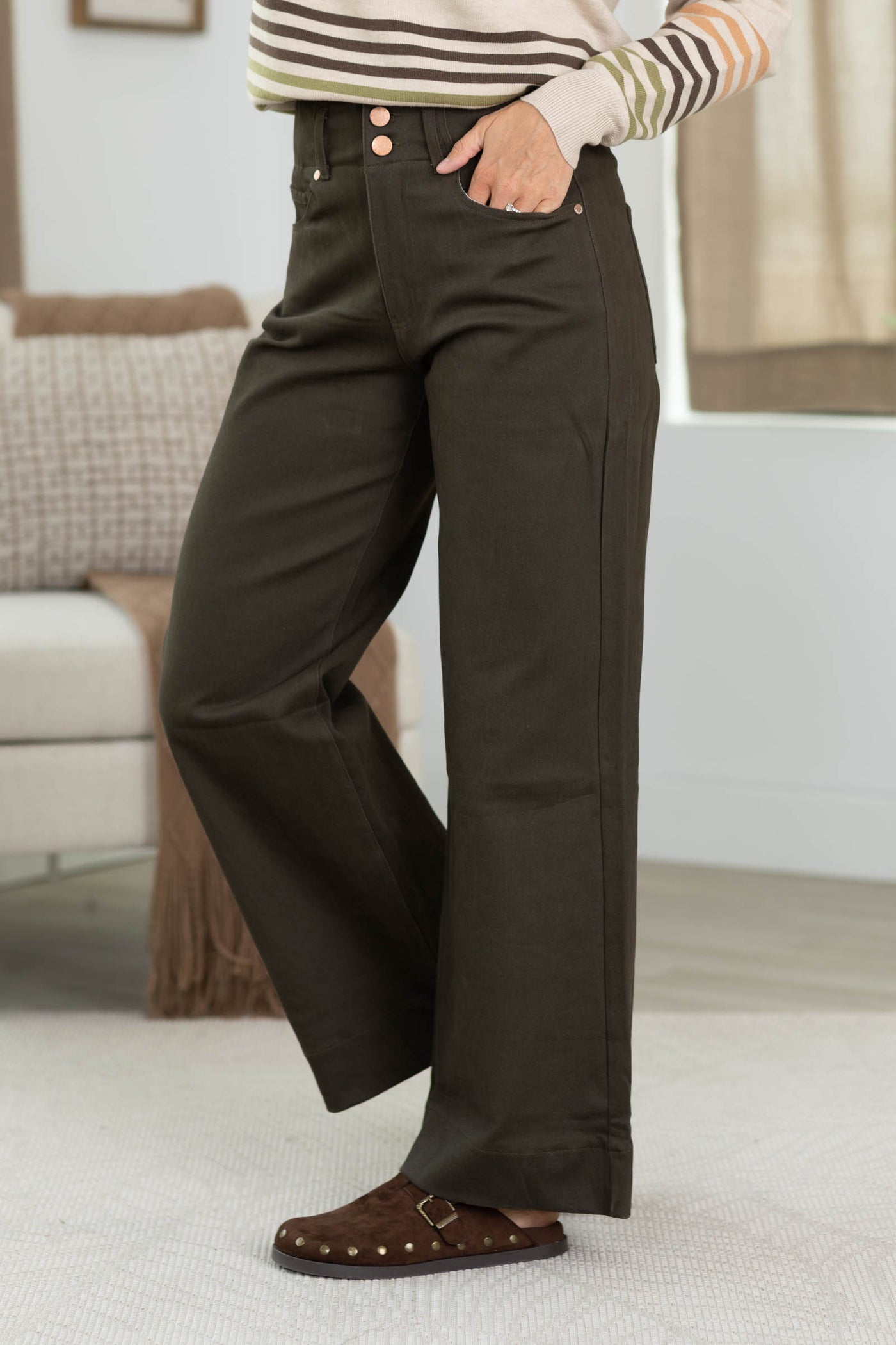 Straight Leg Jeans With Double Buttons