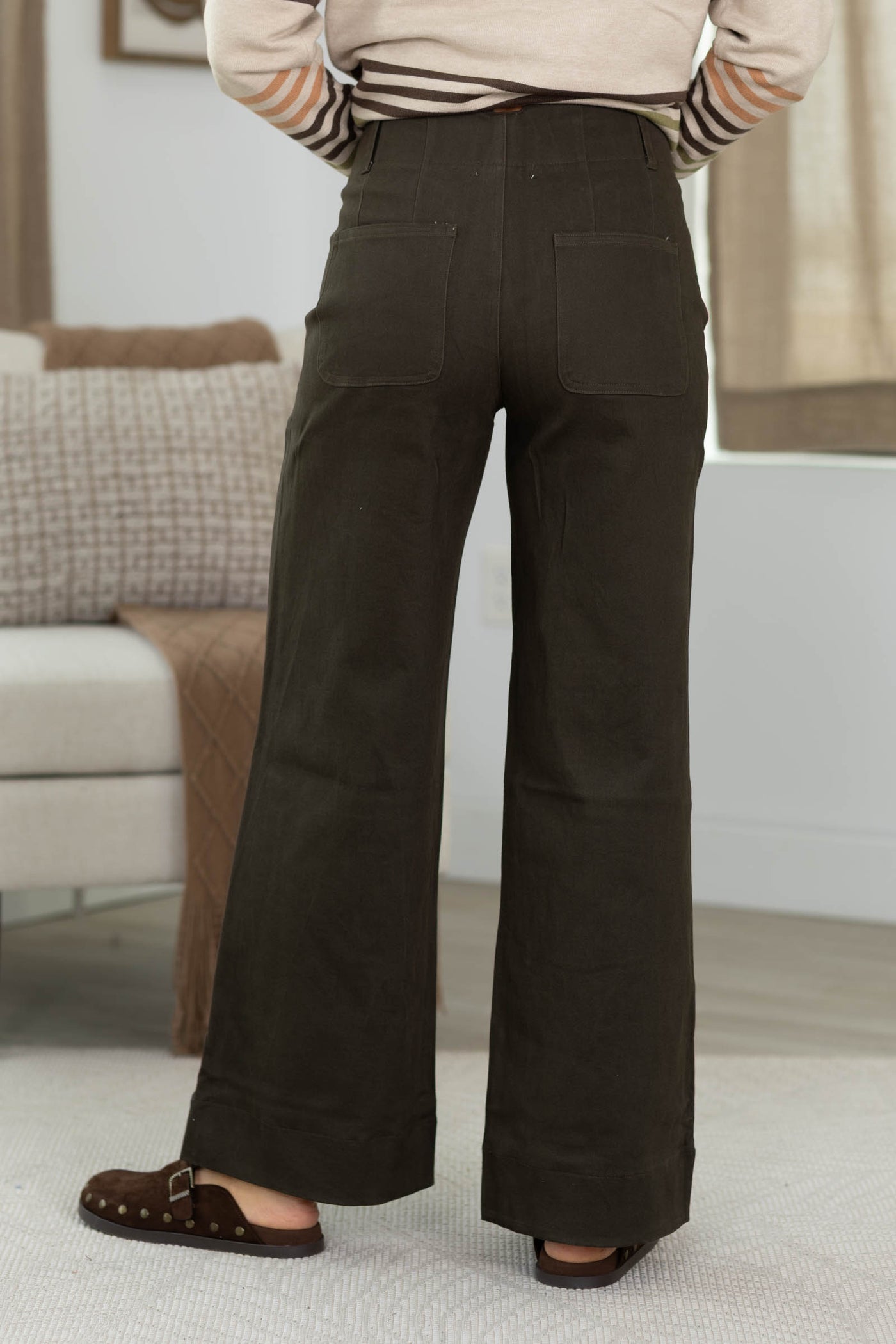 Straight Leg Jeans With Double Buttons
