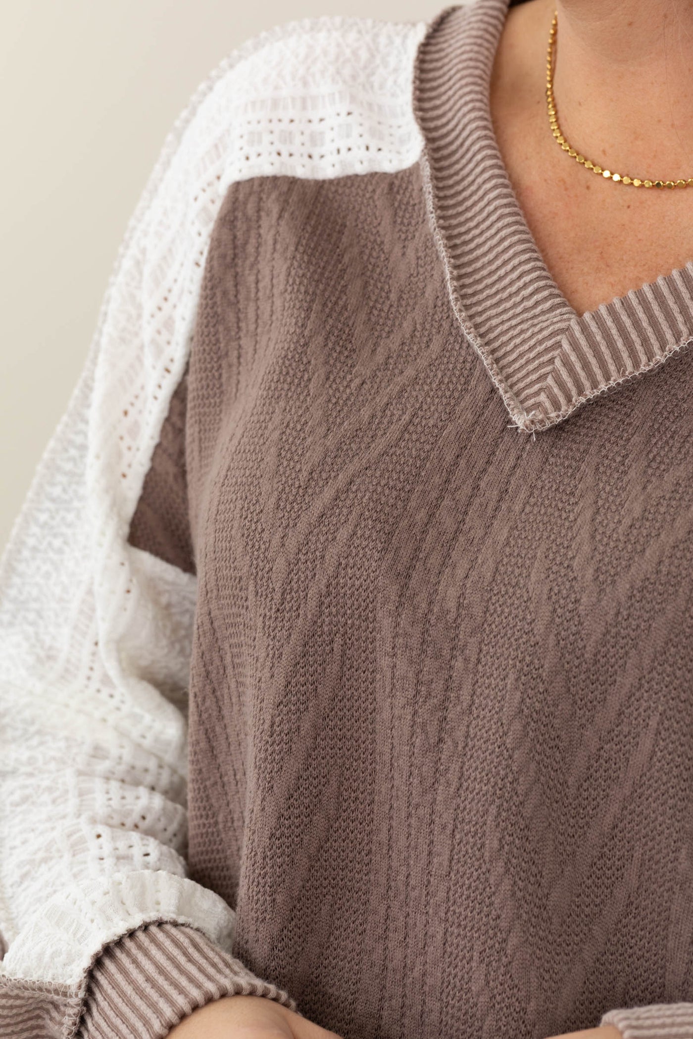 Textured V-Neck Knit Top With Contrast Sleeves