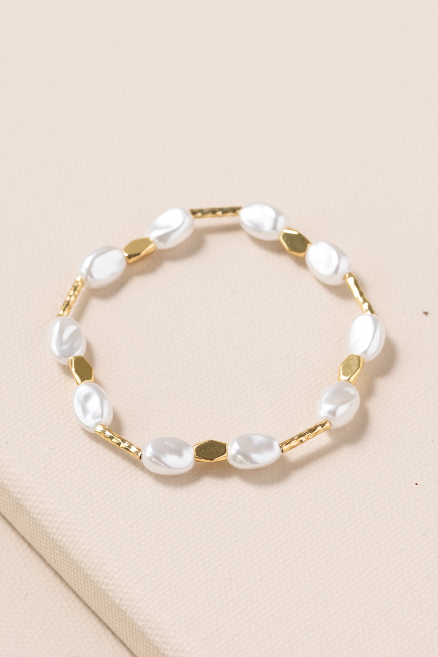 Sunlit Pearls Bracelet