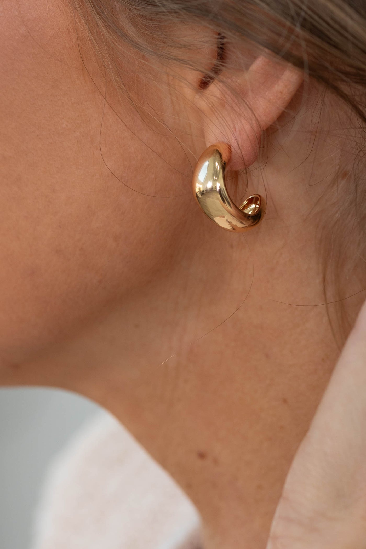 It Girl hoop Earrings