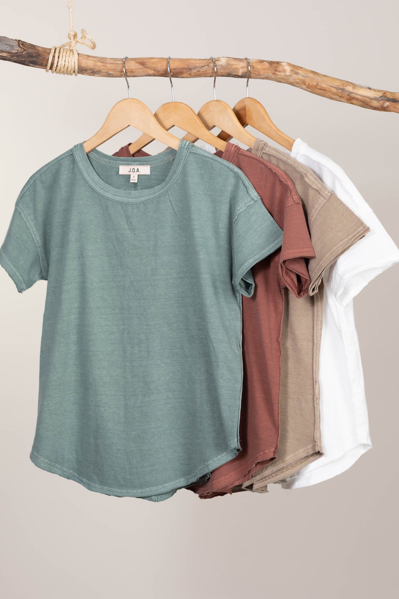 Exposed Seam Raw Edge Short Sleeve Knit Tops