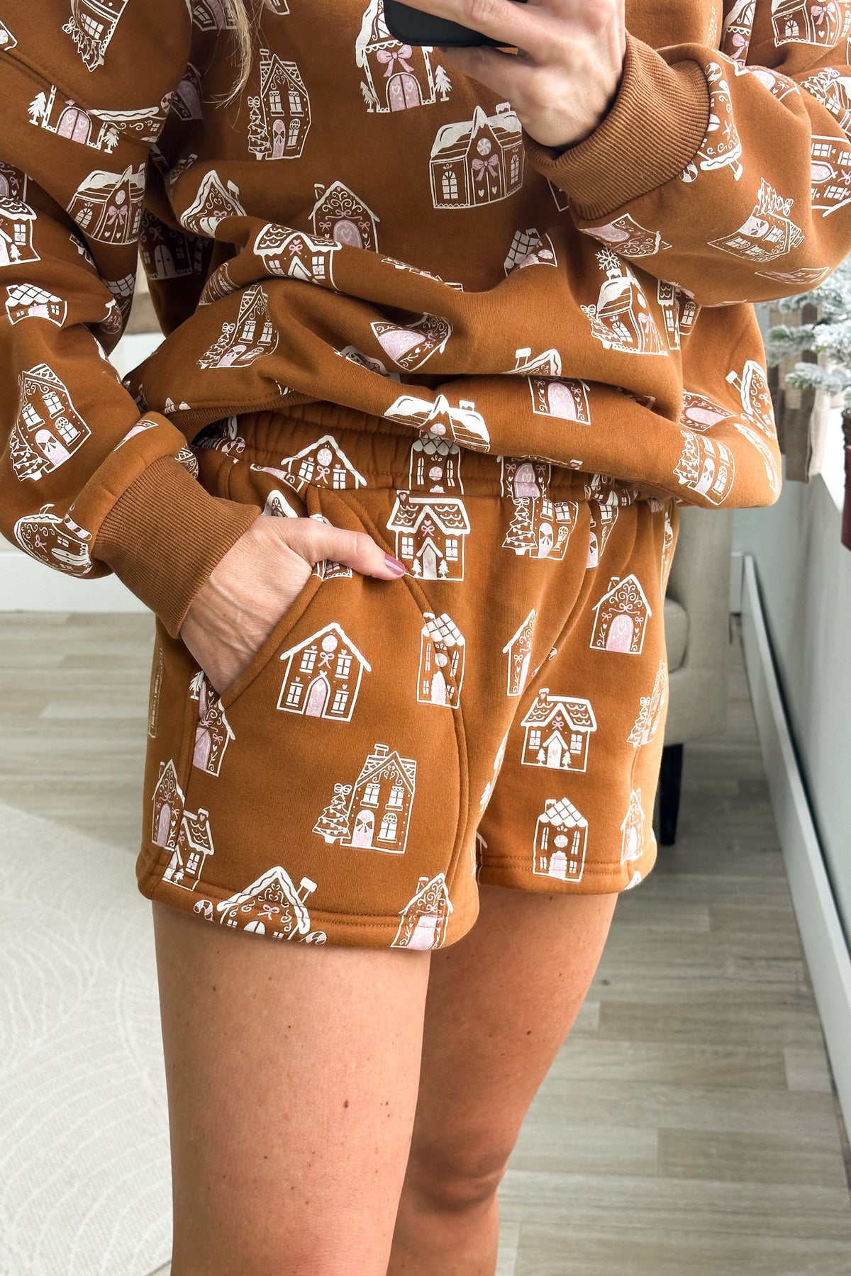 Cinnamon Ginger House Printed Fleece Sweatshirt And Shorts Set