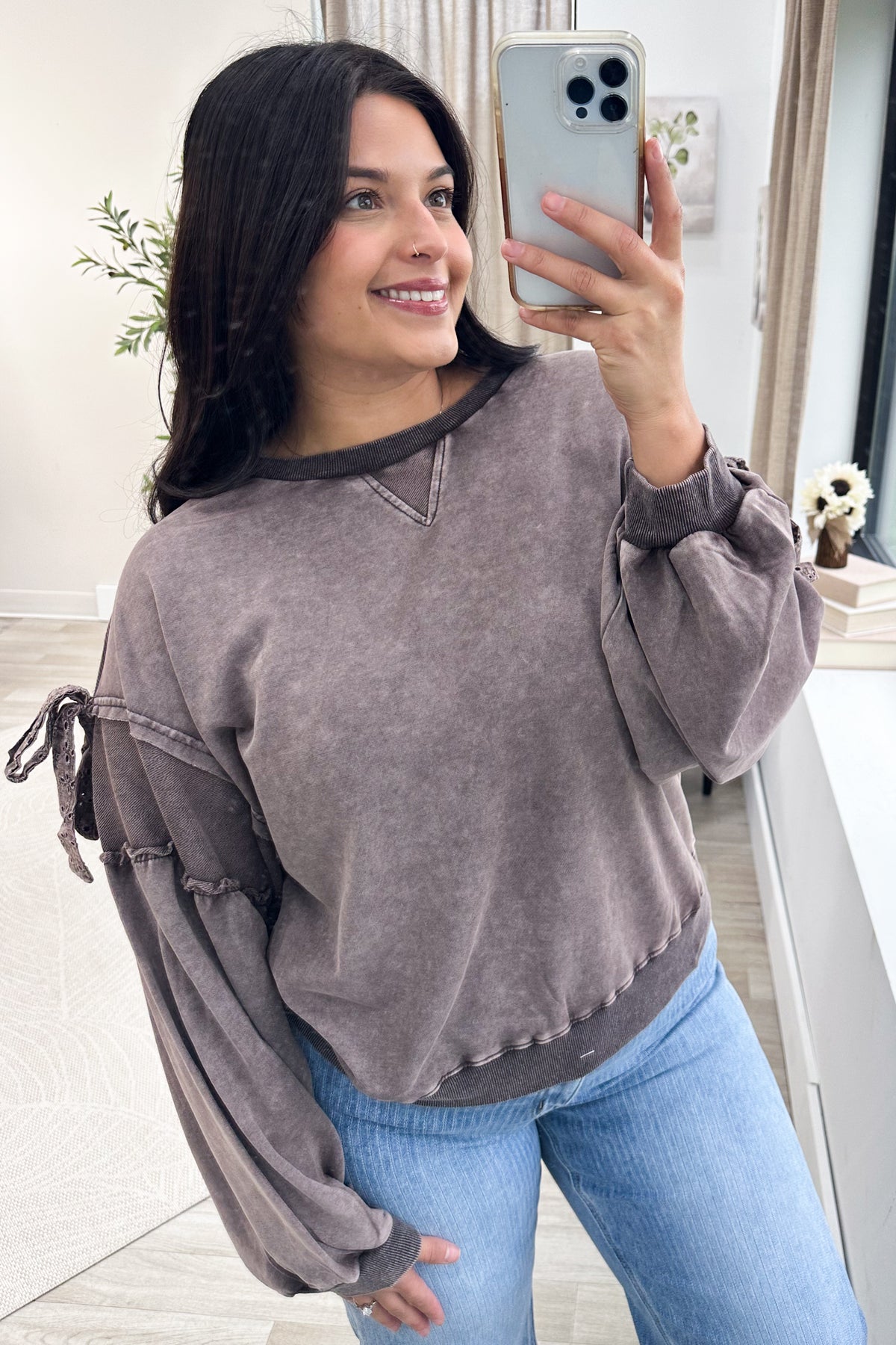 Brown Bow Applique Washed Balloon Sleeve Sweatshirt