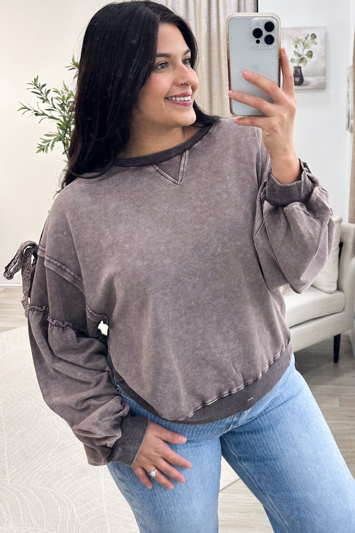 Brown Bow Applique Washed Balloon Sleeve Sweatshirt