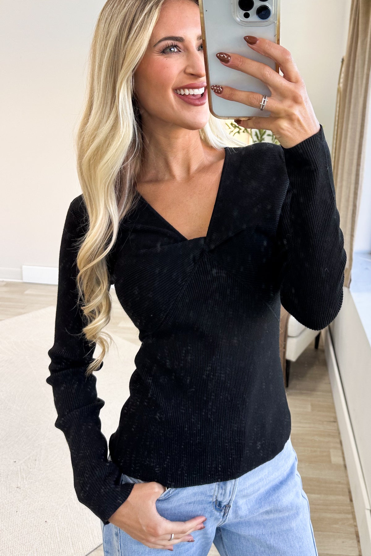 Black Front V-Neck Detail Long Sleeve Knit Top
