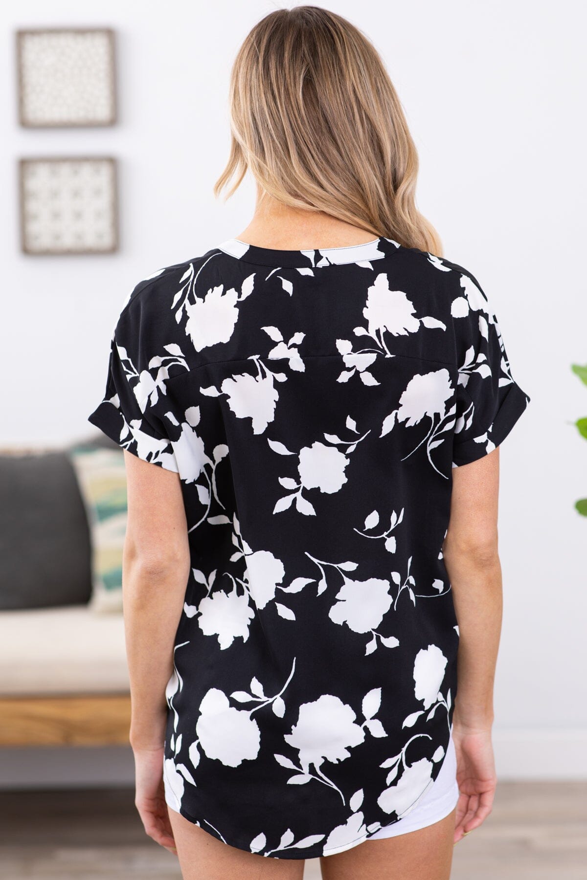 Black and White Floral Short Sleeve V-Neck Top - Filly Flair
