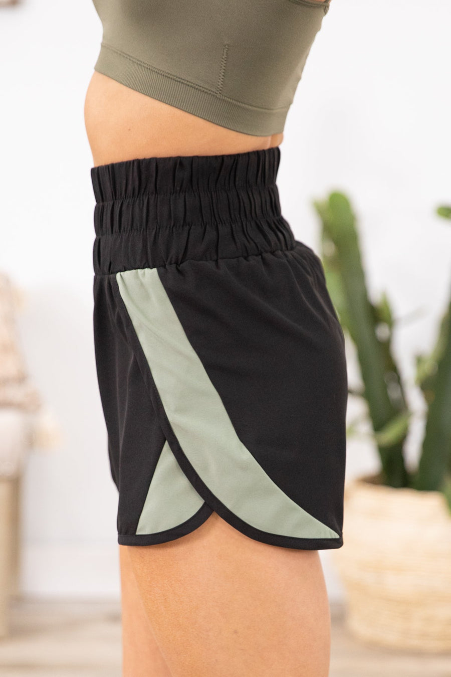 Black Colorblock Dolphin Hem Active Shorts - Filly Flair